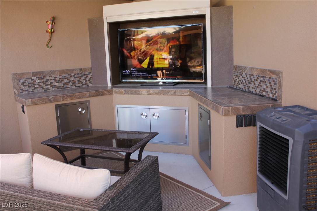Las Vegas, NV 89139,8175 Arville ST #212