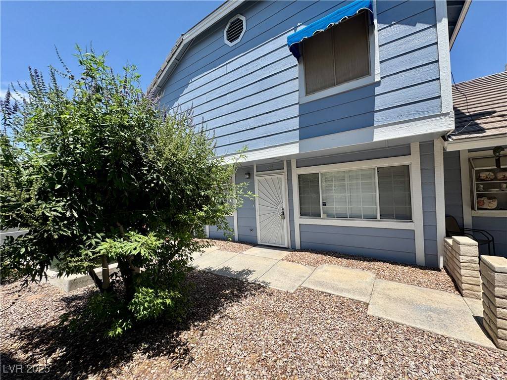 Las Vegas, NV 89122,5340 Silvermist CT #103
