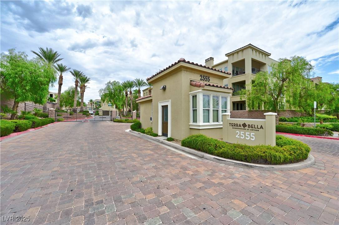 Henderson, NV 89052,2555 Hampton RD #3206