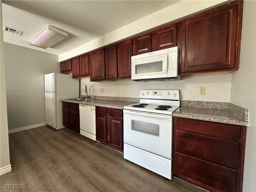 Las Vegas, NV 89103,5181 River Glen DR #172