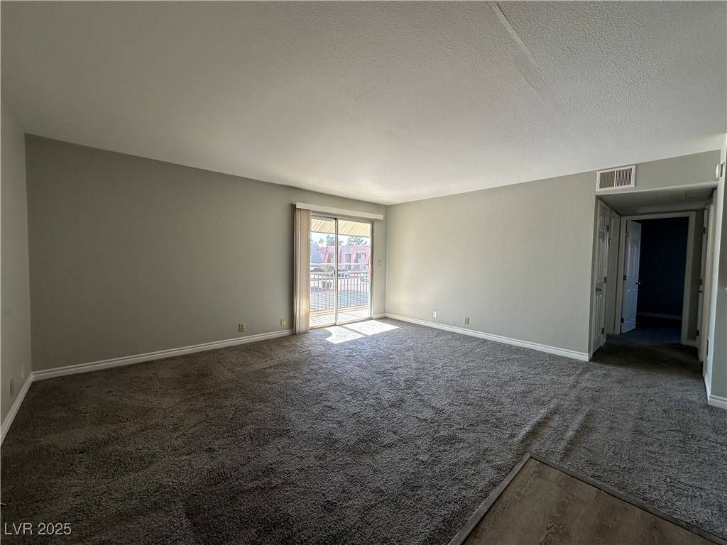 Las Vegas, NV 89103,5181 River Glen DR #172