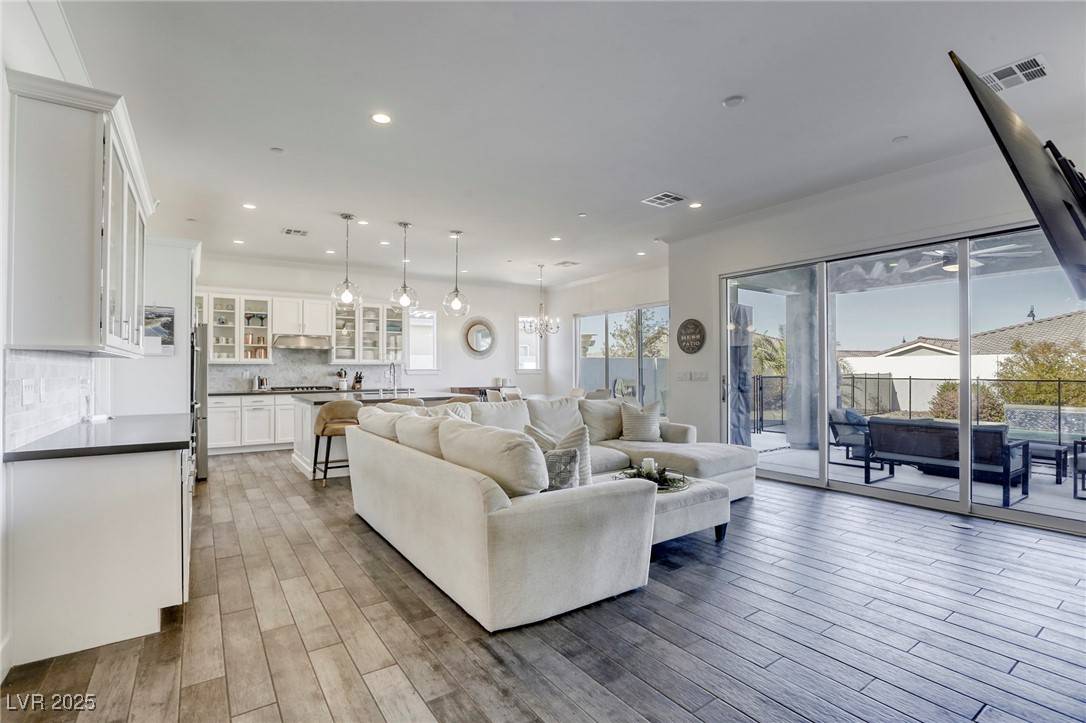 Henderson, NV 89044,2576 Desante DR