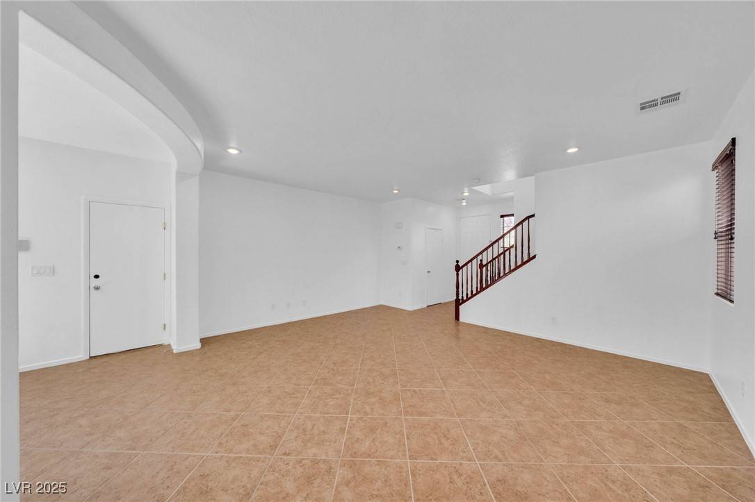 Las Vegas, NV 89183,11676 Giles ST