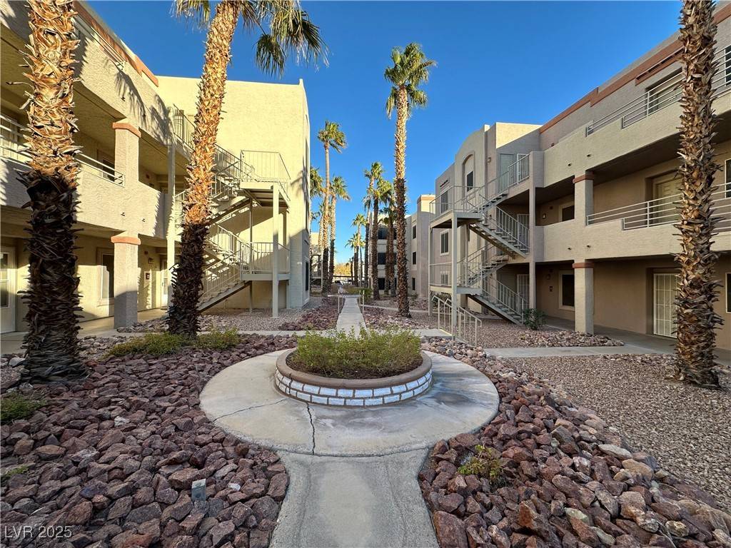 Laughlin, NV 89029,2076 Mesquite LN #302