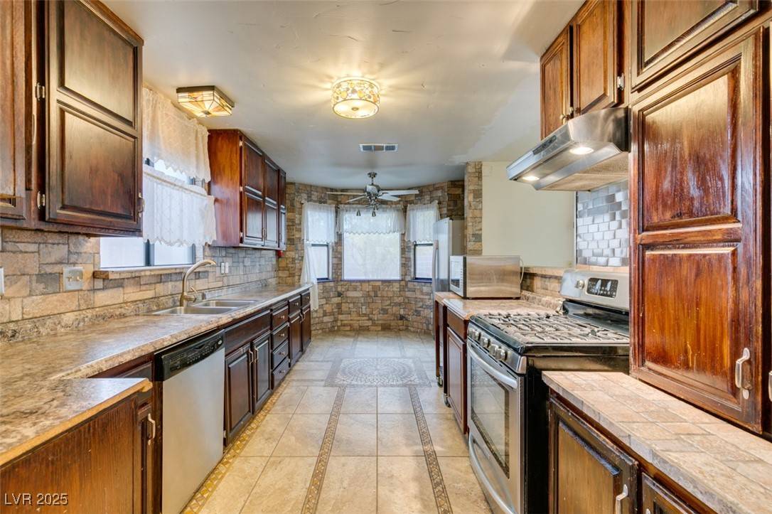 Las Vegas, NV 89108,6105 Heather Mist LN