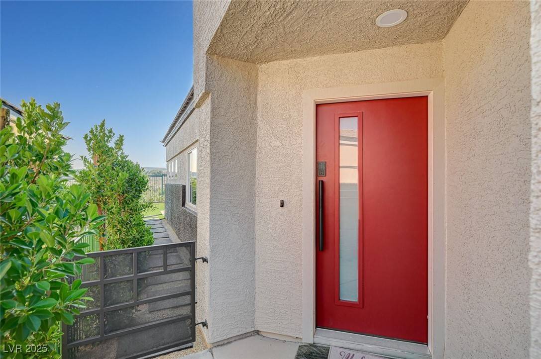 Las Vegas, NV 89144,10509 India Hawthorn AVE