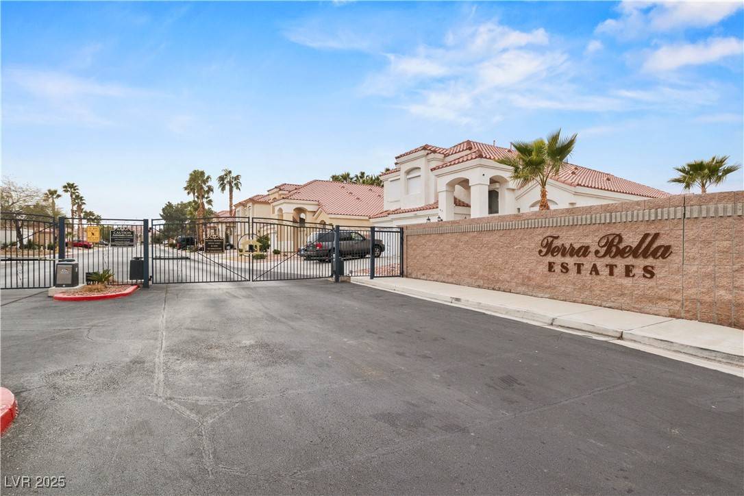 Henderson, NV 89052,2576 Mizzoni CIR