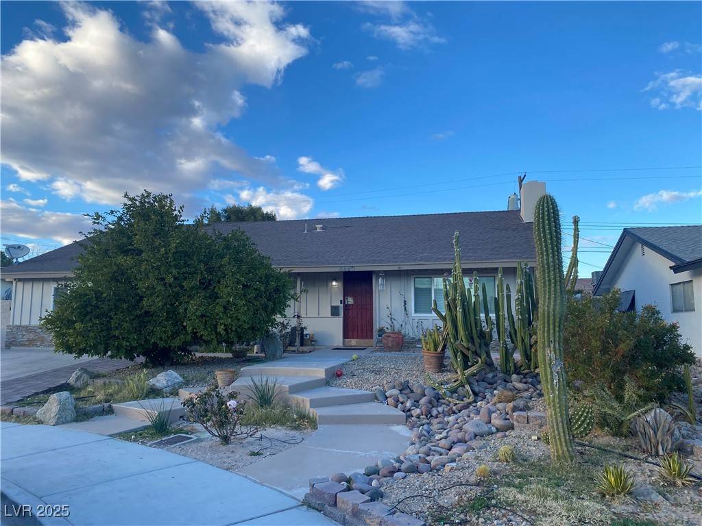 Las Vegas, NV 89107,4420 Saint Andrews CIR