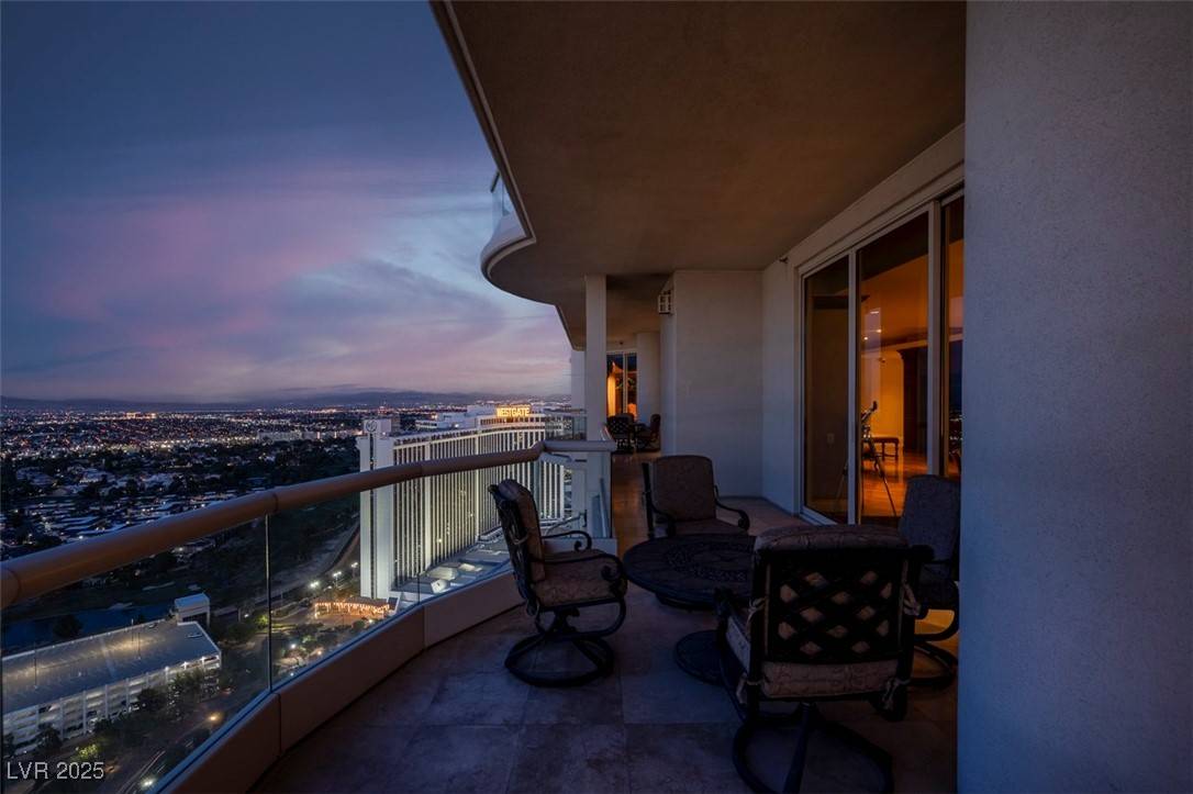 Las Vegas, NV 89109,2777 Paradise RD #3701