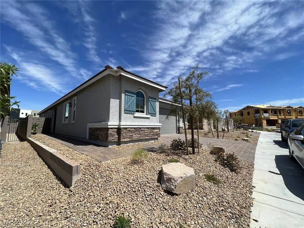 Henderson, NV 89052,3702 Neblina DR