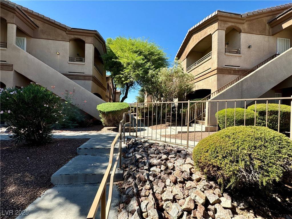 Las Vegas, NV 89122,5751 E Hacienda AVE #114