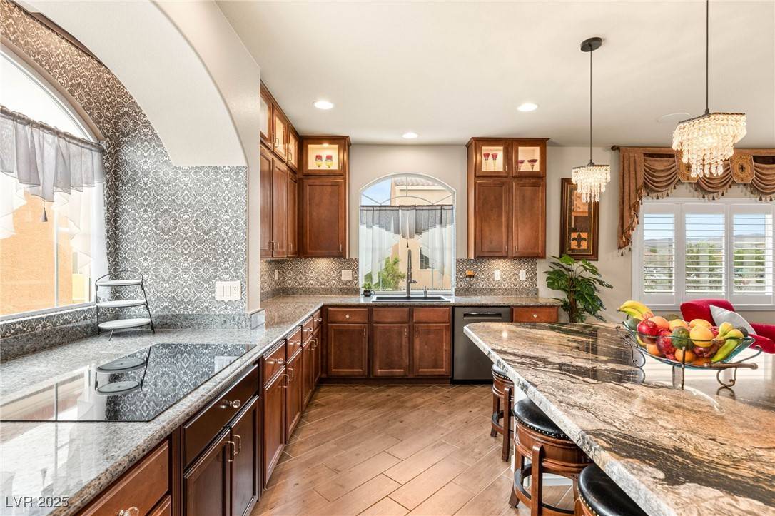 Las Vegas, NV 89139,6595 Creekside Cellars CT