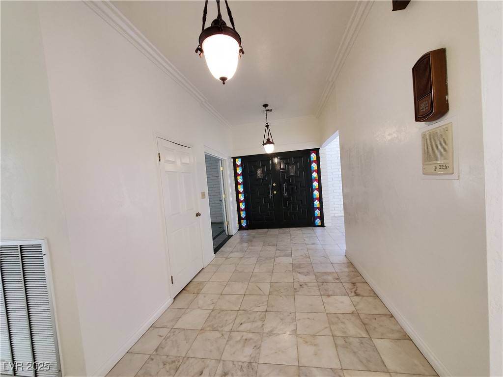 Las Vegas, NV 89109,2840 Augusta DR