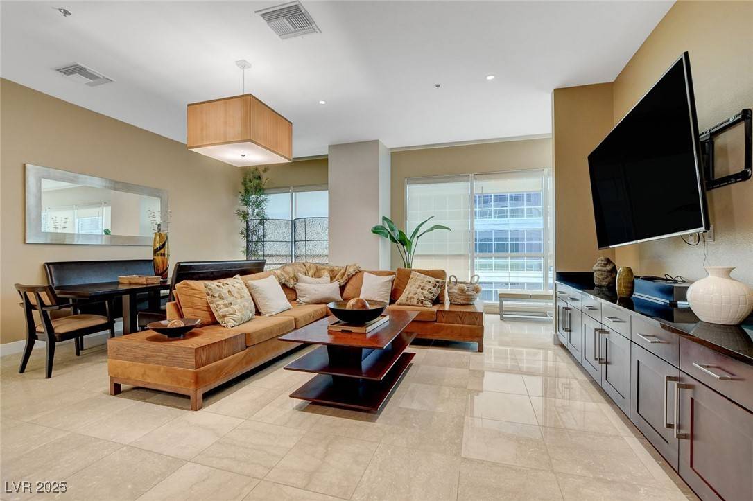 Las Vegas, NV 89103,4575 Dean Martin DR #3304