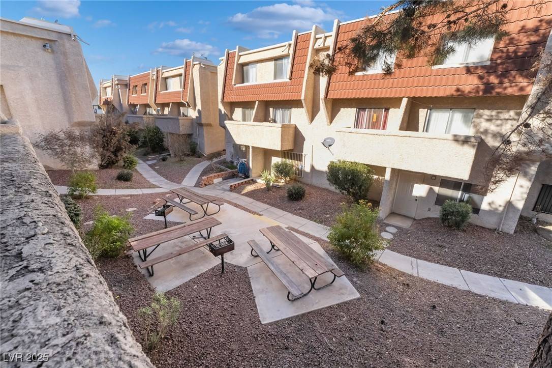 Las Vegas, NV 89103,3585 Arville ST #402C