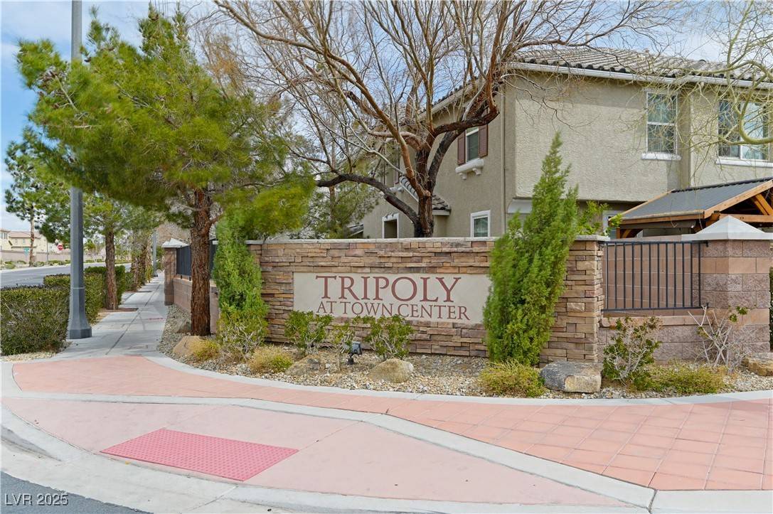 Las Vegas, NV 89149,7322 Fools Gold ST #101