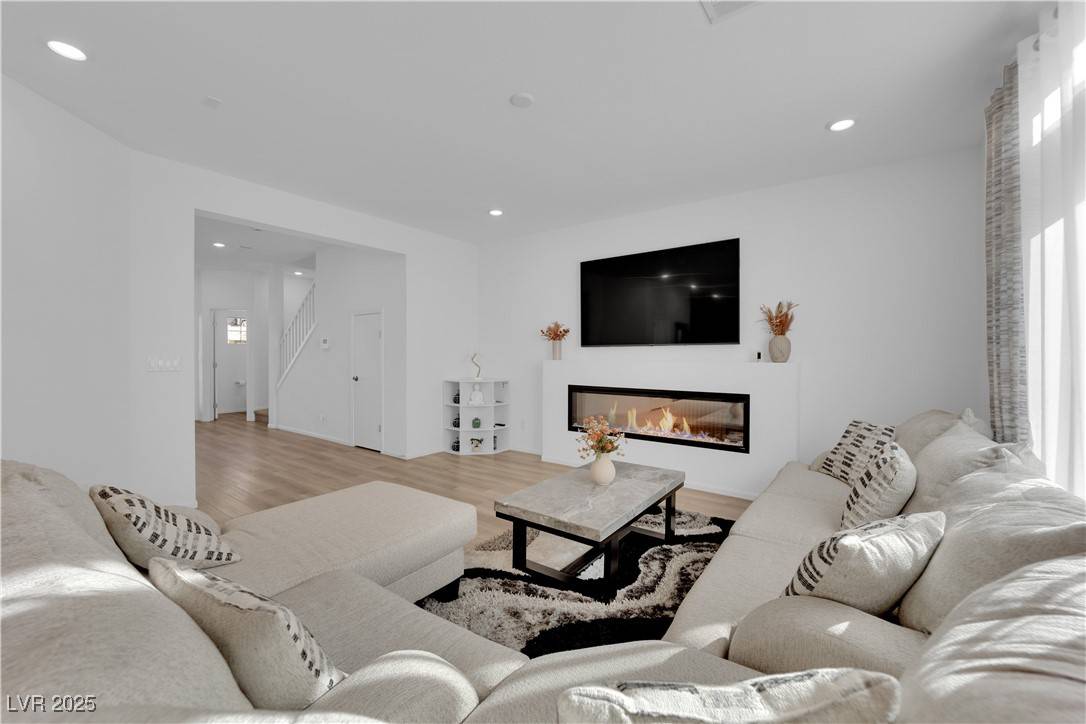 Las Vegas, NV 89141,10375 Rose Palisade ST