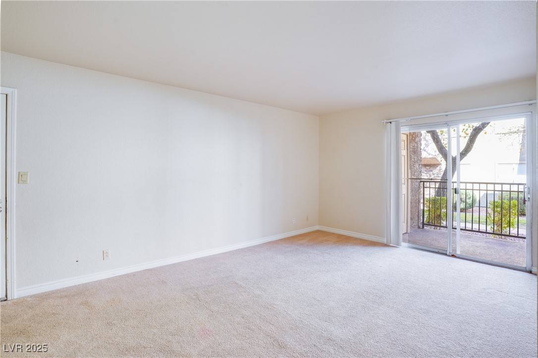 Las Vegas, NV 89103,5060 Indian River DR #377