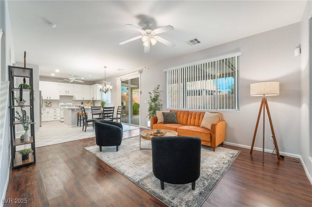 Las Vegas, NV 89144,220 Emerald Vista WAY