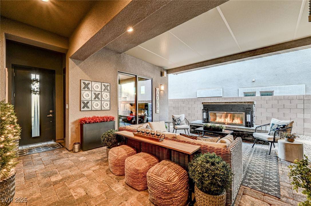 Henderson, NV 89012,821 Barrhead AVE