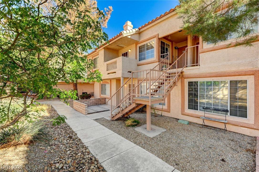 Las Vegas, NV 89108,1600 N Torrey Pines DR #202