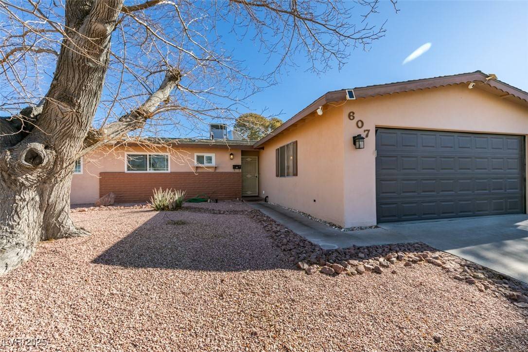 Henderson, NV 89002,607 Sierra LN