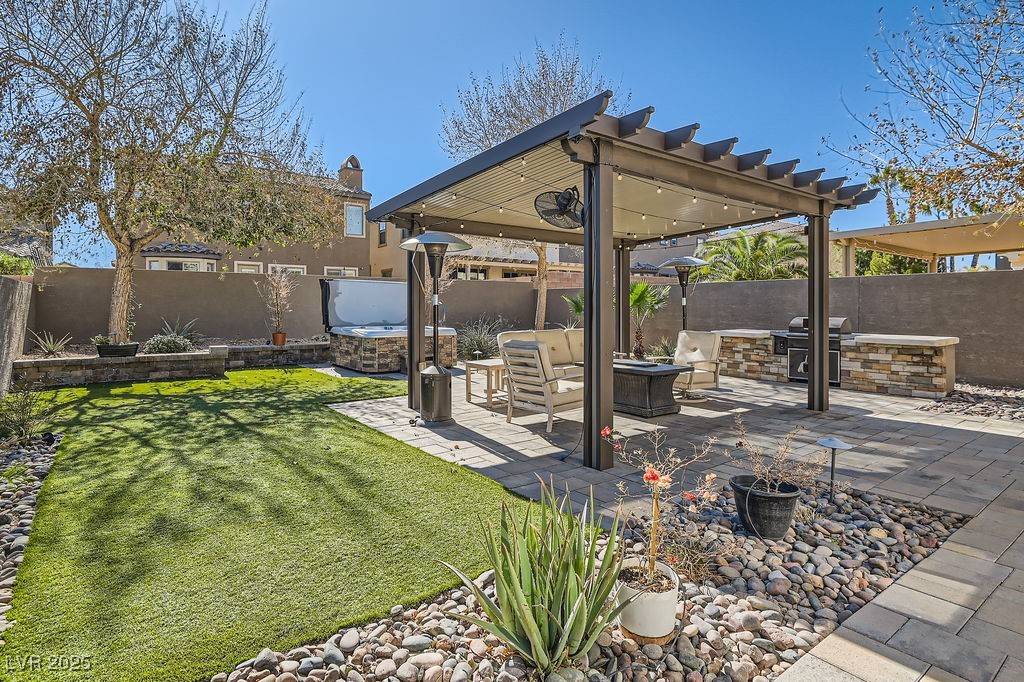 Henderson, NV 89011,217 Via Luna Rosa CT