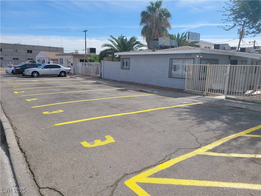 Las Vegas, NV 89101,1828 Lewis AVE