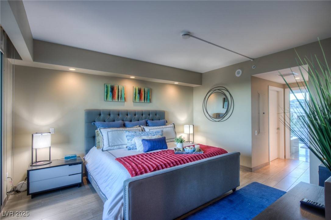 Las Vegas, NV 89109,322 Karen AVE #301