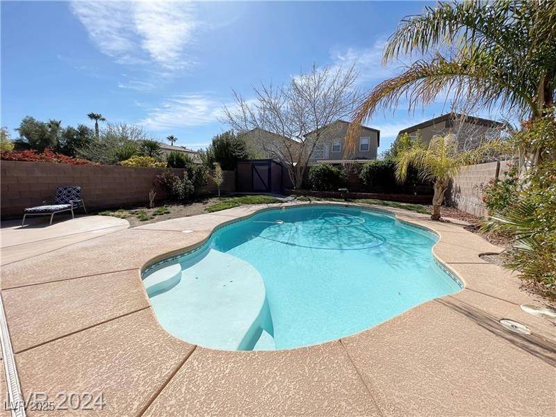 Las Vegas, NV 89129,7633 Winterthur CT