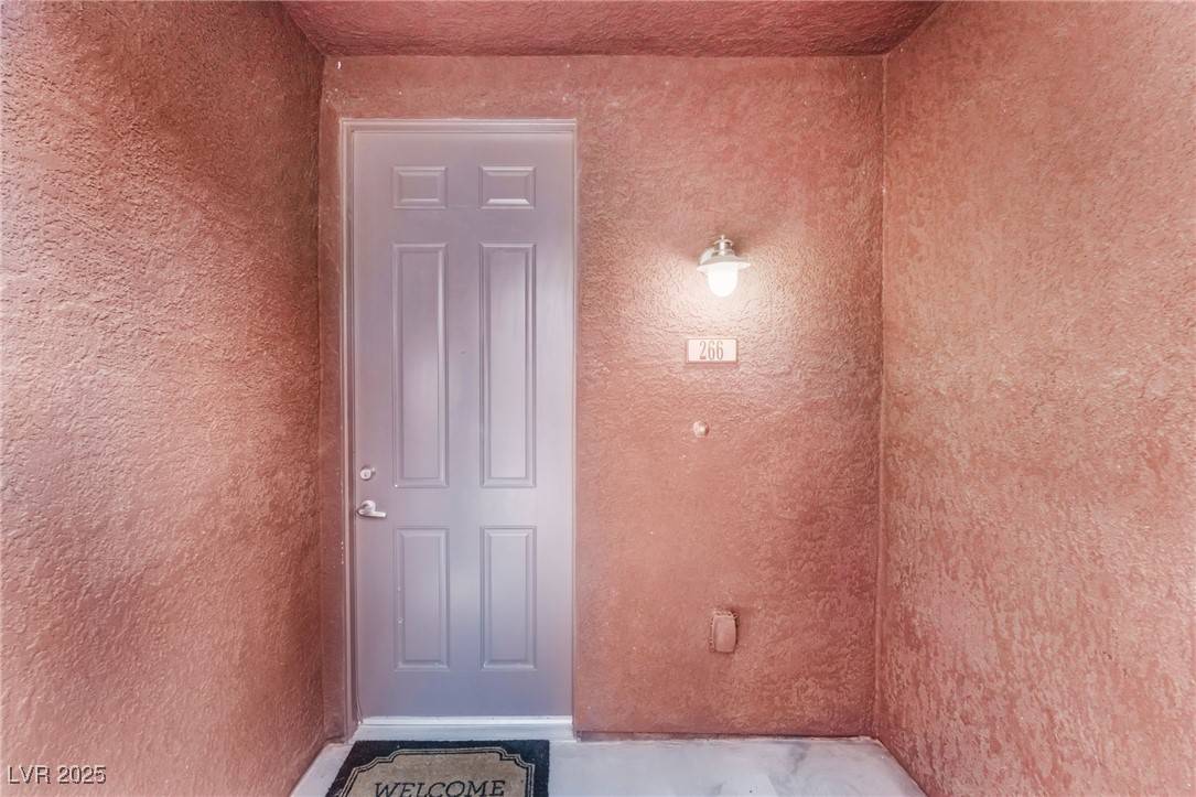 Las Vegas, NV 89129,3975 N Hualapai WAY #266