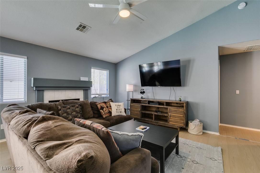 Las Vegas, NV 89149,5524 Desert Valley DR