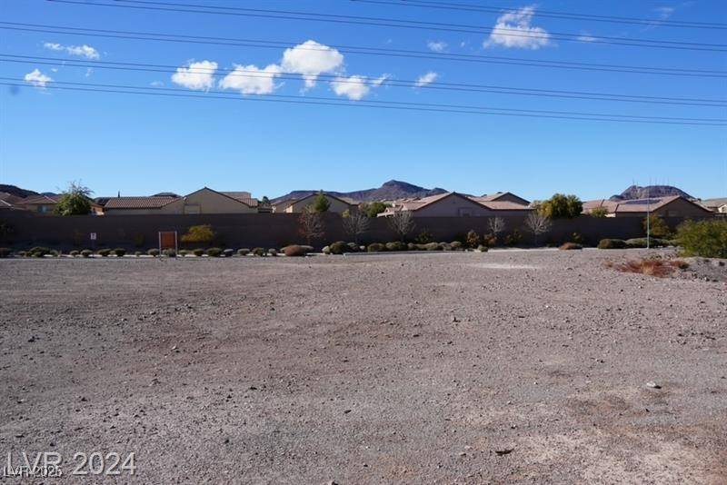Henderson, NV 89002,201 Foxhall RD