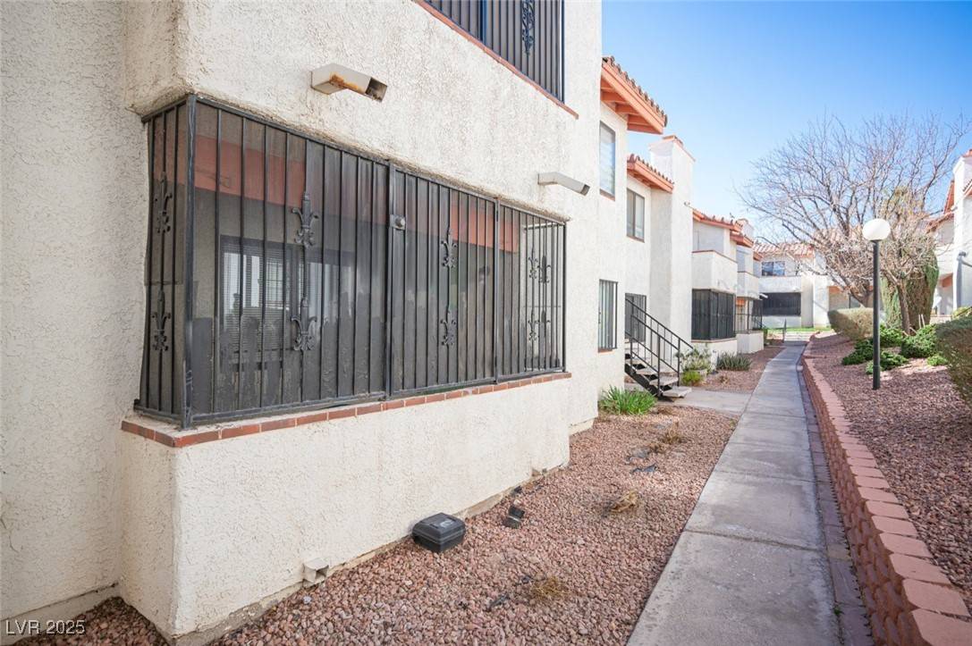 Las Vegas, NV 89119,1701 E Katie AVE #65