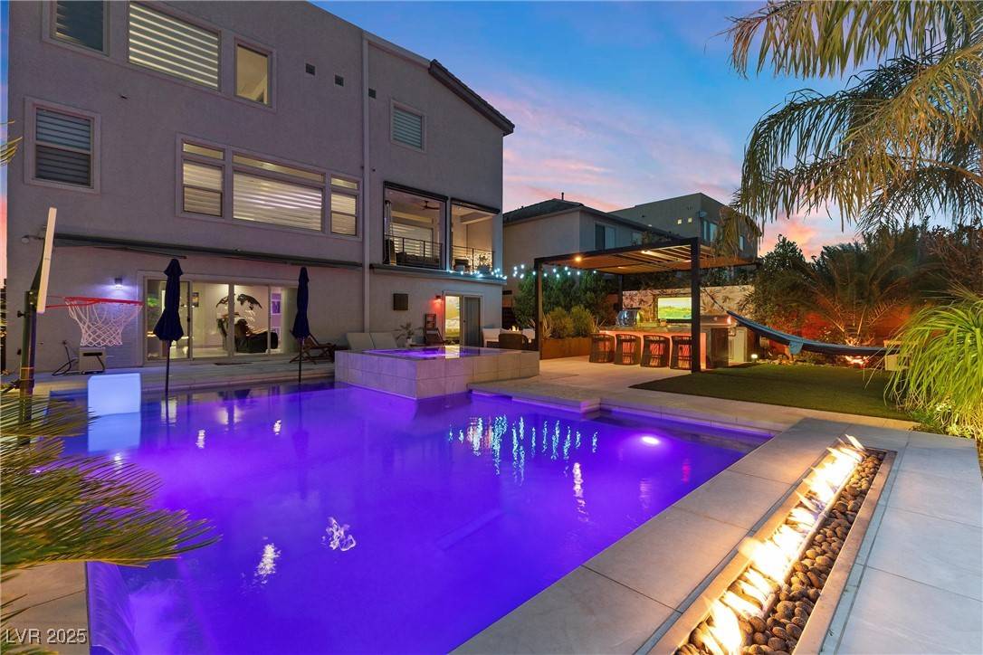 Las Vegas, NV 89139,8620 Grove Mill CT