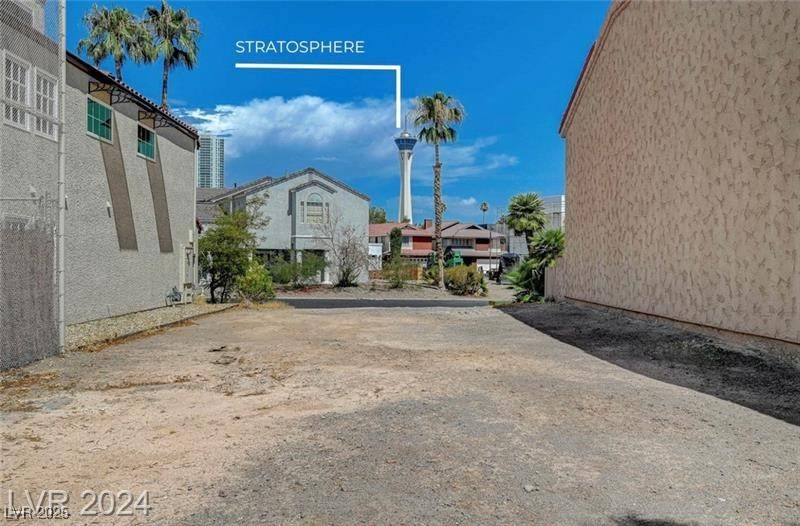 Las Vegas, NV 89109,2847 Queens Courtyard DR