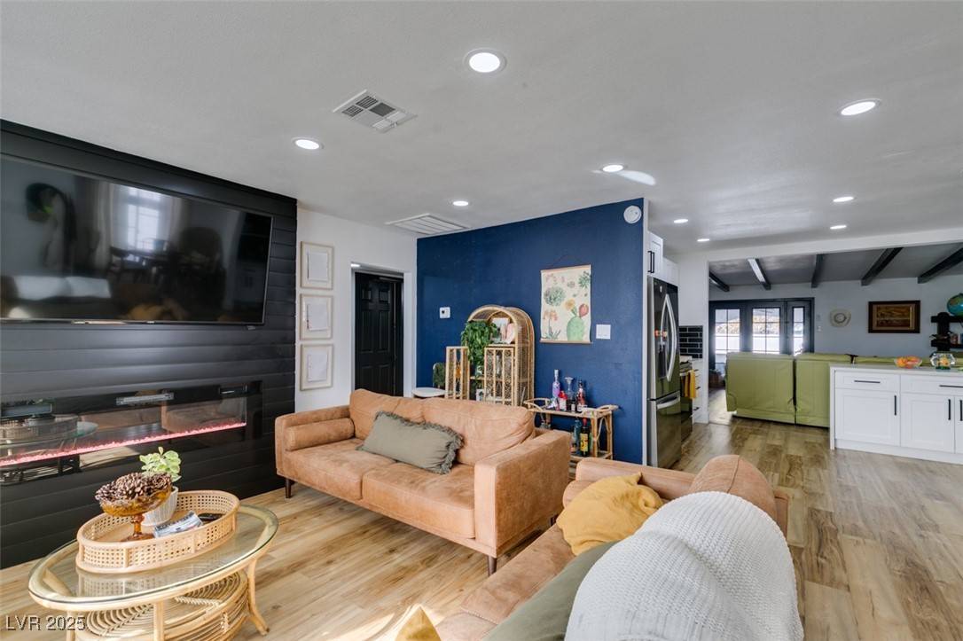 Las Vegas, NV 89104,909 Hassett AVE