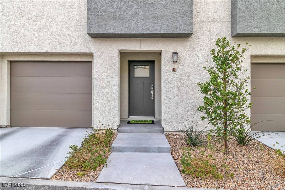 Las Vegas, NV 89183,2795 Atomic Tangerine WAY #5