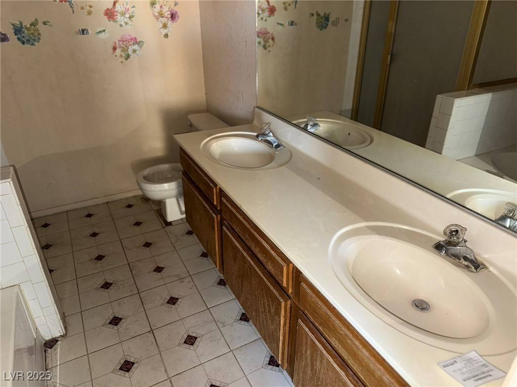 Las Vegas, NV 89119,1275 White DR