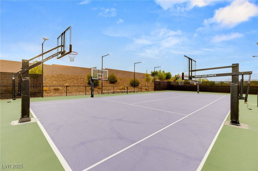 Henderson, NV 89002,1121 Du Fort Hills CT