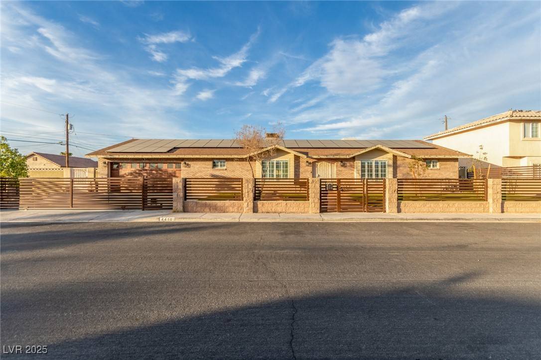 Las Vegas, NV 89104,4410 E Boston AVE