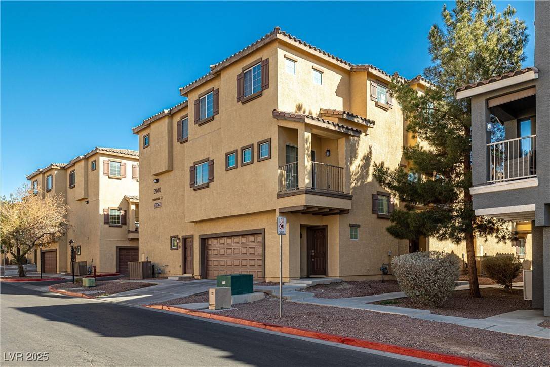 North Las Vegas, NV 89031,5940 Palmilla ST #9
