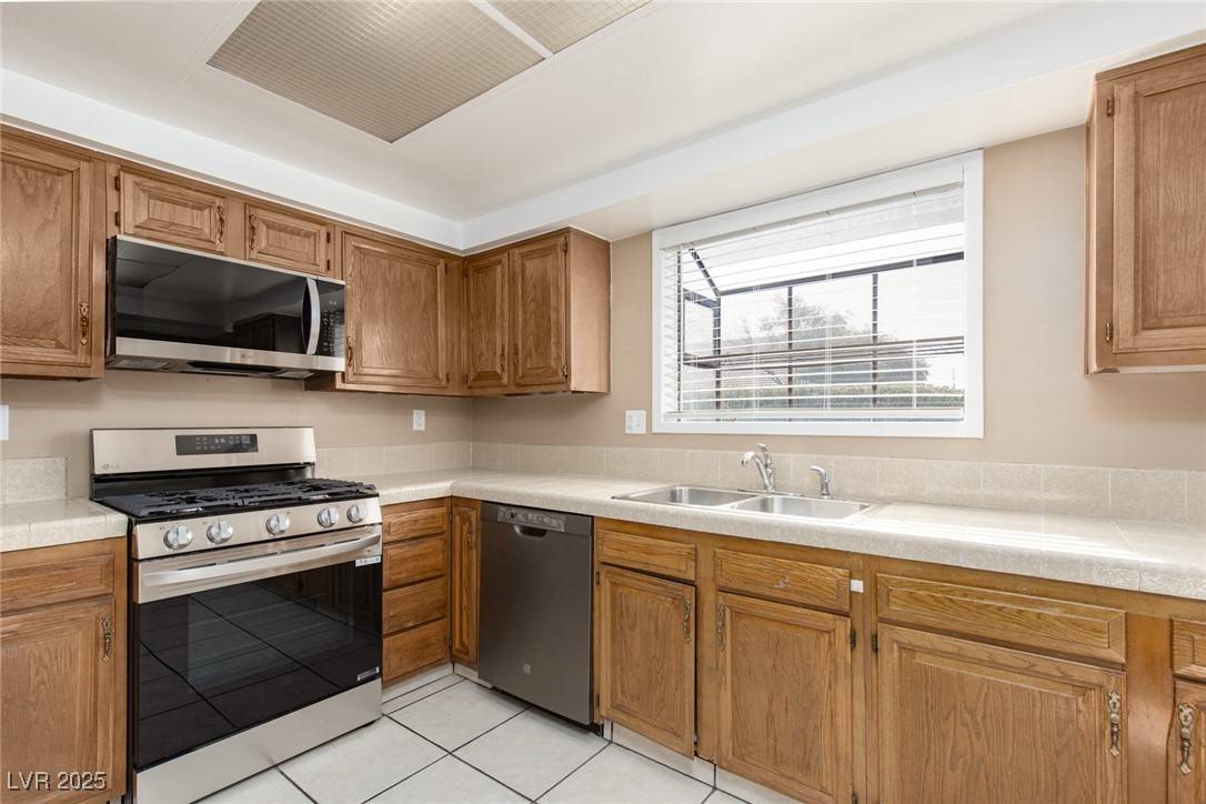 Las Vegas, NV 89121,3990 Avebury PL