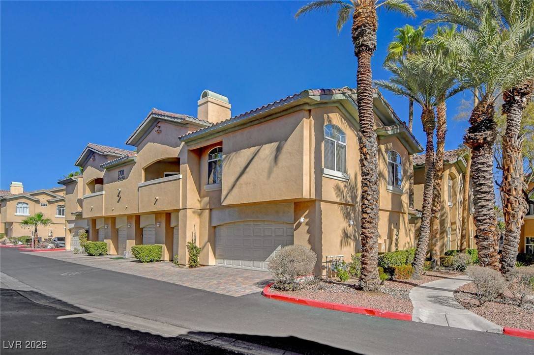 Las Vegas, NV 89128,1700 Hills Of Red DR #202