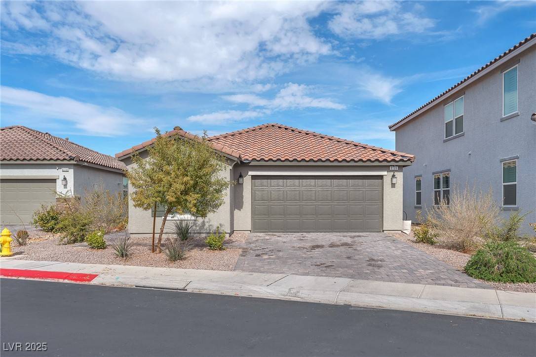 Las Vegas, NV 89113,8106 Guadiano AVE