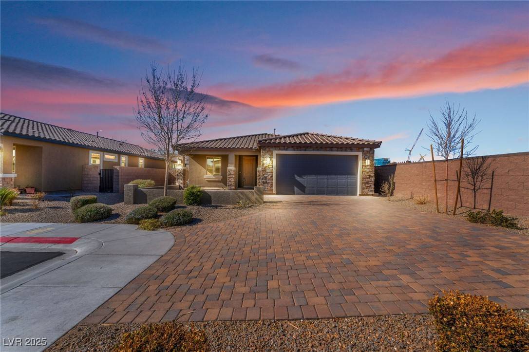 Henderson, NV 89044,1835 Kinglake ST
