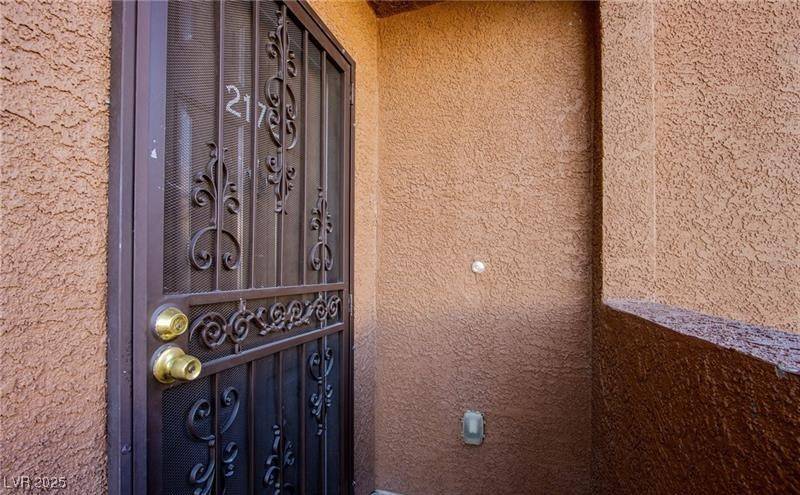 Las Vegas, NV 89149,9303 Gilcrease AVE #2172