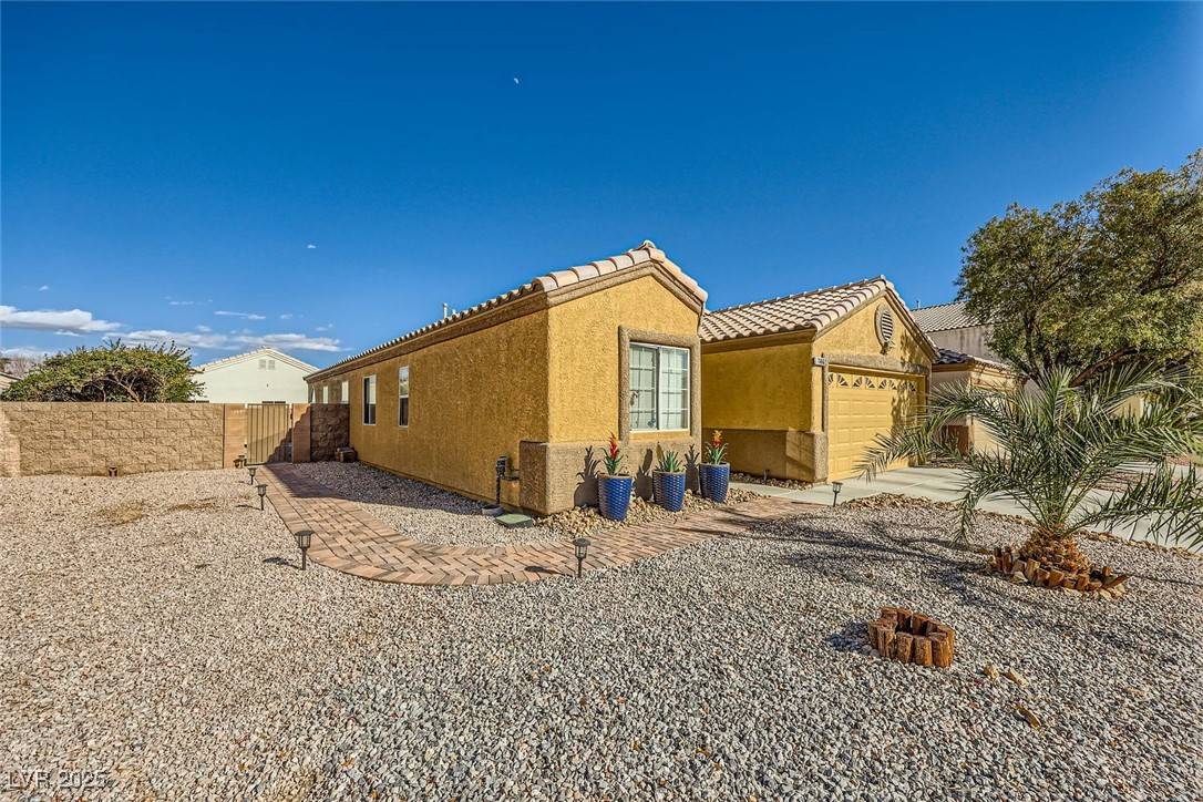 Las Vegas, NV 89131,7666 Rainbow Cove DR