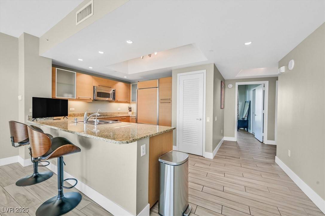 Las Vegas, NV 89109,322 Karen AVE #1101