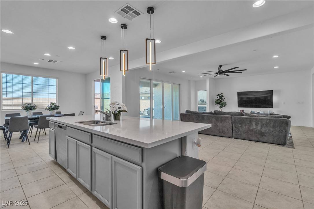 Henderson, NV 89011,136 Mosso Niente PL